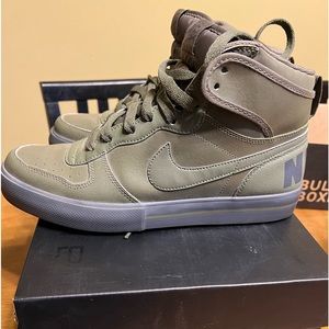 Nike size 9.5 men’s Olive Green